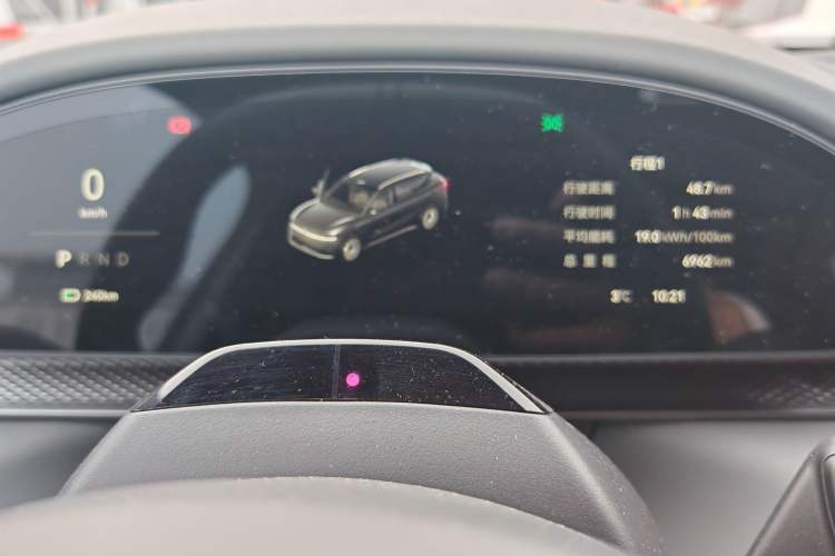 Used Zeekr 7X 2025 100 kWh Long-Range Rear-Wheel Drive with Intelligent Driving Features
