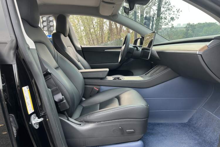 Used Tesla Model Y 2022 Rear-Wheel-Drive Version
