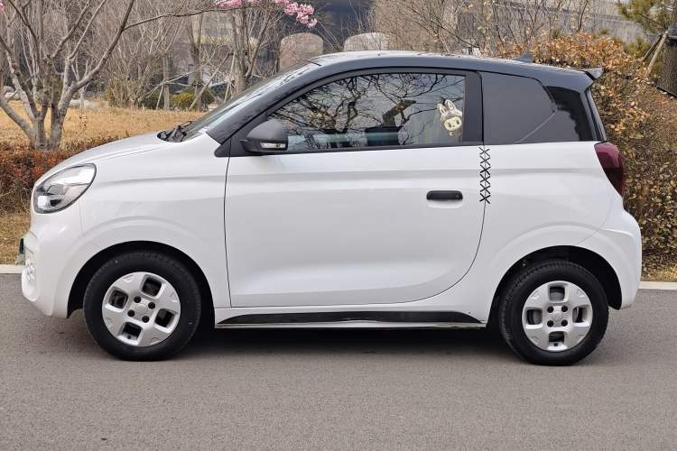 Used Roewe Clever 2021 302 km New Four-Seater Super-Efficient Version