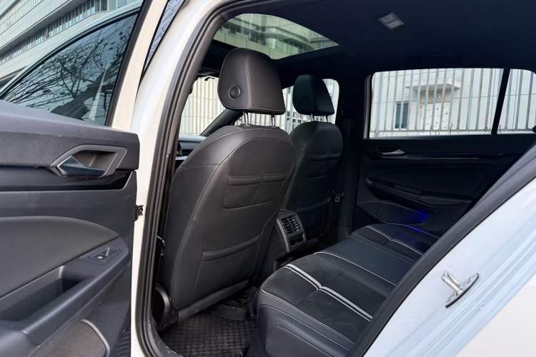 Used Volkswagen Golf 2021 280TSI DSG R-Line
