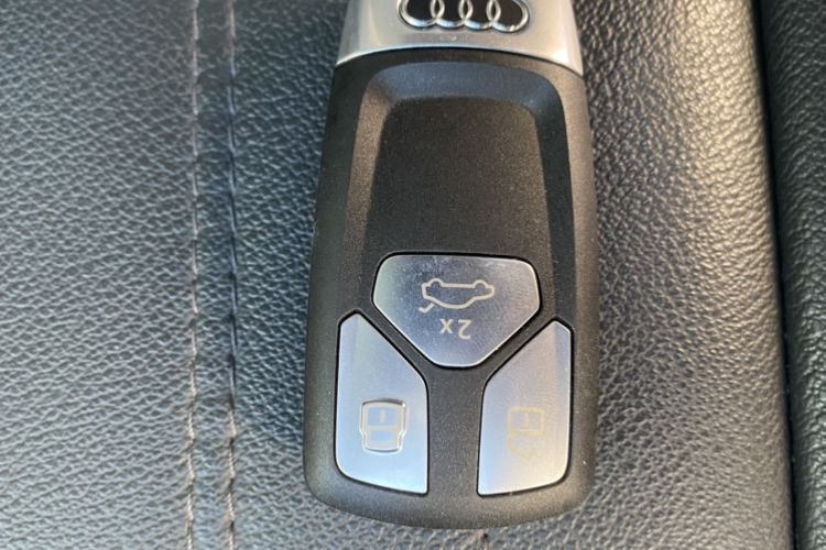 Used Audi Q5L 2020 Updated 40 TFSI Prestige Fashion Edition
