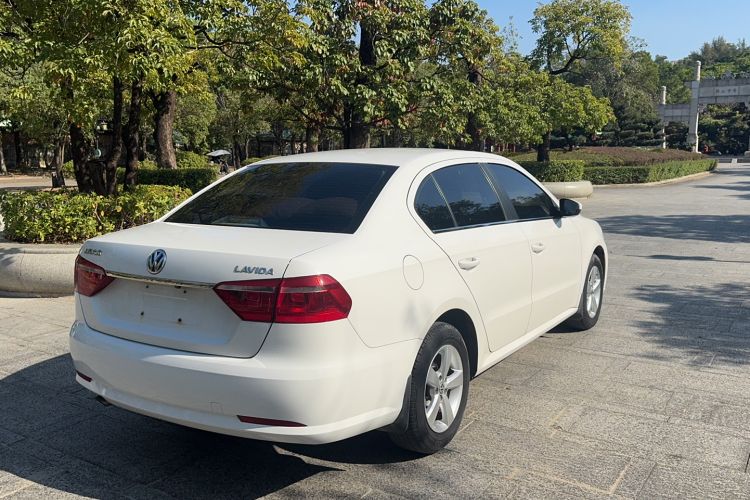 Used Volkswagen Lavida 2017 1.6L Automatic Comfort Edition
