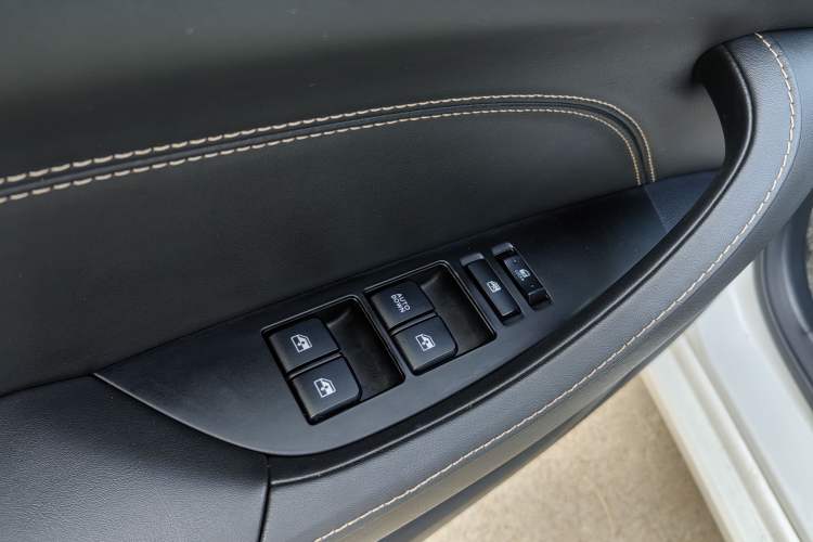 Used Changan Eado 2019 High-Energy Edition 1.6L GDI Manual Pioneer Model China VI Standard
