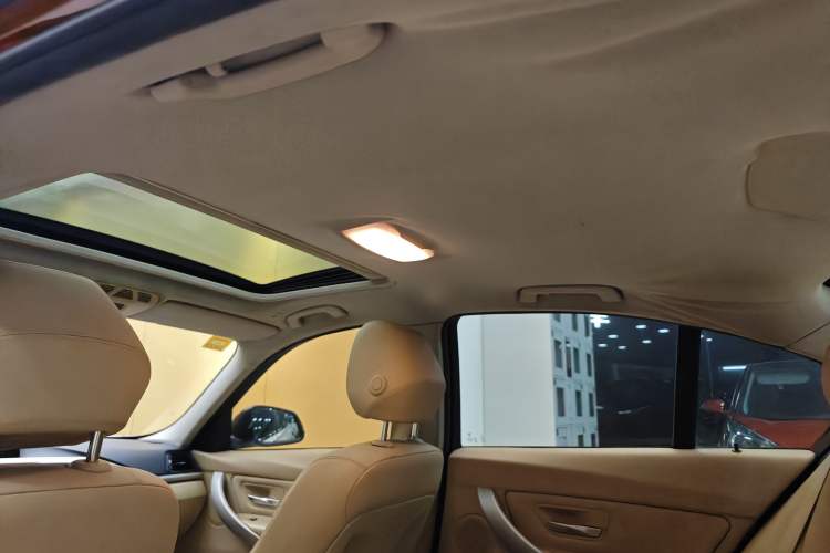 Used BMW 3 Series 2015 320i Luxury Line Stylish Edition