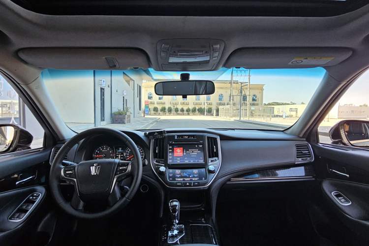 Used Toyota Crown 2015 2.0T Fashion Edition