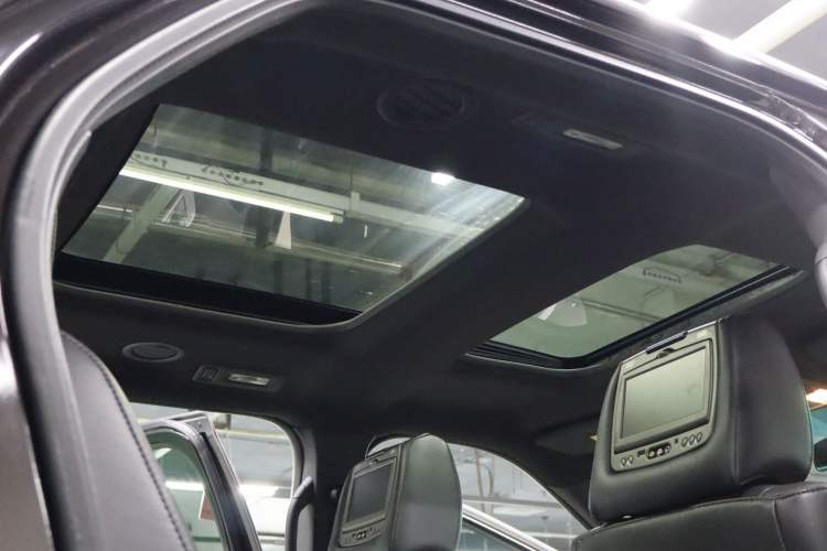 Used Ford Explorer 2013 3.5L Deluxe Model
