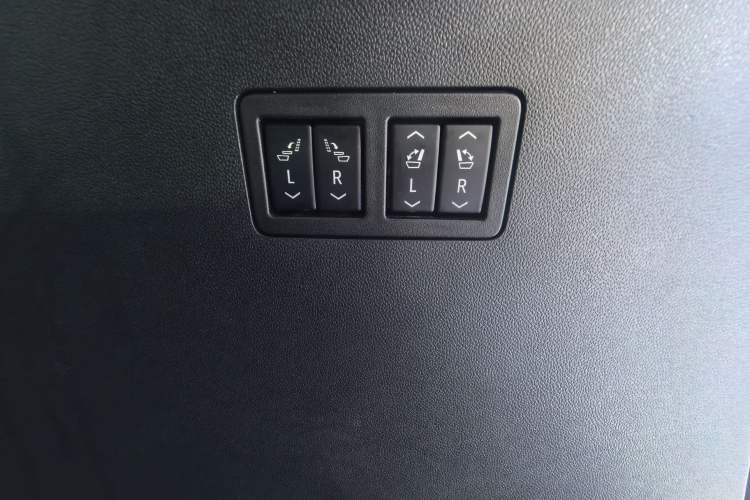 Used Buick Enclave 2022 652T Two-Wheel-Drive Prestige 7-Seater
