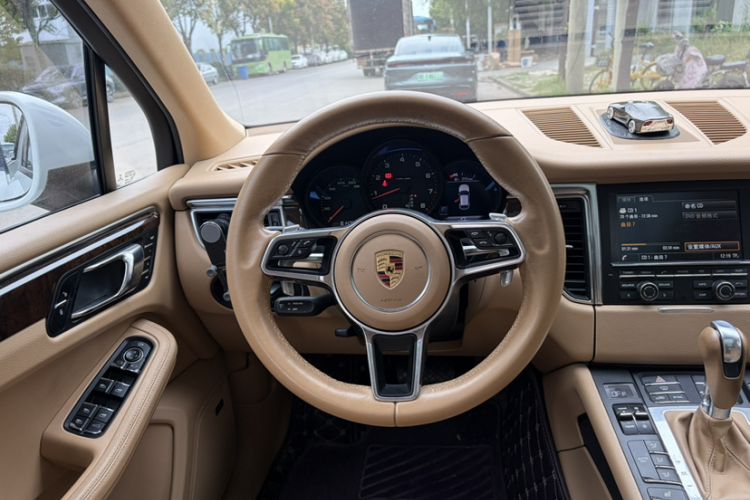 Used Porsche Macan 2016 Macan 2.0T
