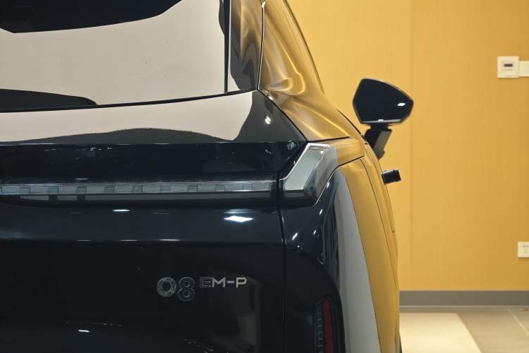 Used Lynk & Co 08 EM-P 2023 120km Long-Range Halo