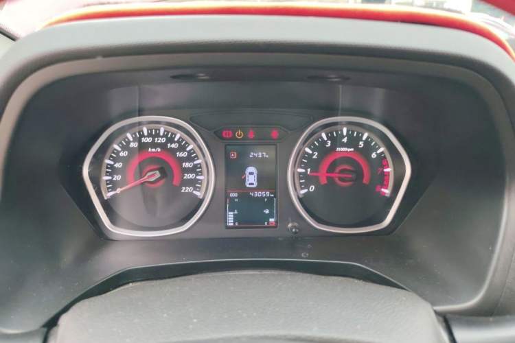 Used Soueast DX3 2019 DX3X Cool Qi 1.5L Manual Luxury Model
