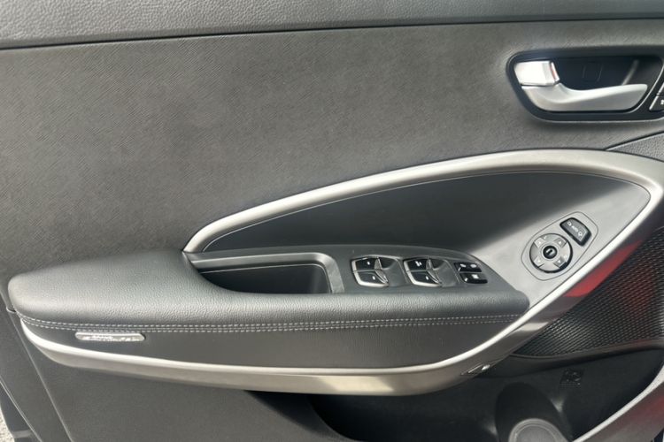 Used Hyundai Grand SantaFe 2017 3.0L 7-seat Four-Wheel-Drive Flagship Edition
