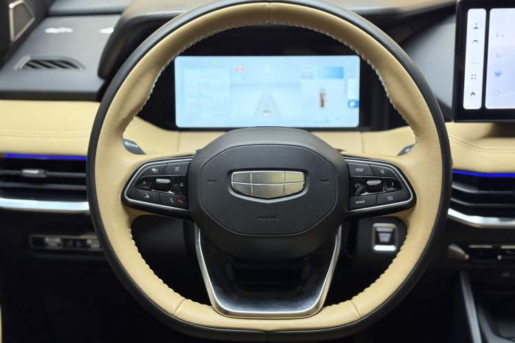 Used Geely Auto Haoyue L 2023 2.0T DCT Flagship Version
