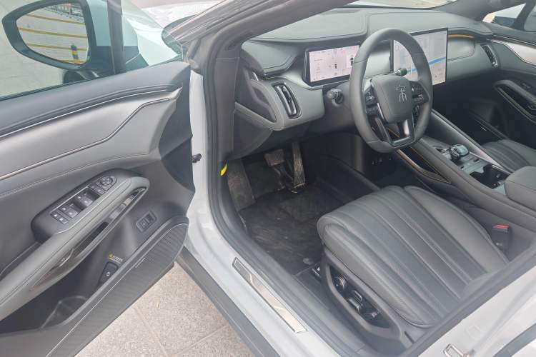 Used BYD Song L EV 2025 Intelligent Driving Version 662 km LiDAR Excellence Edition
