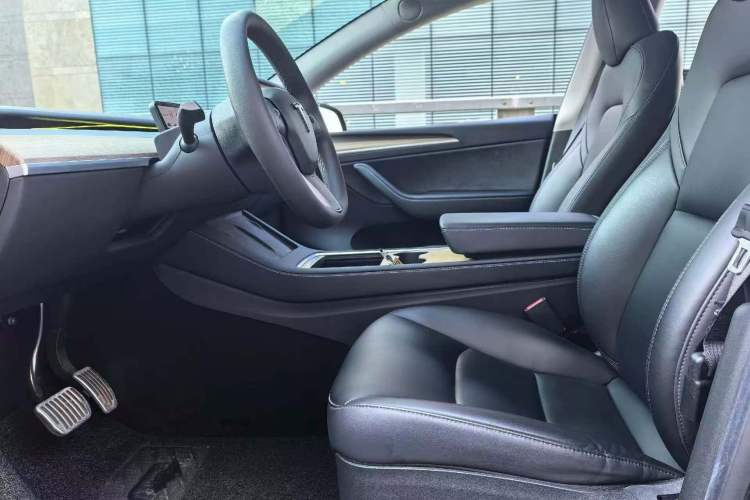 Used Tesla Model Y 2022 Rear-Wheel-Drive Version