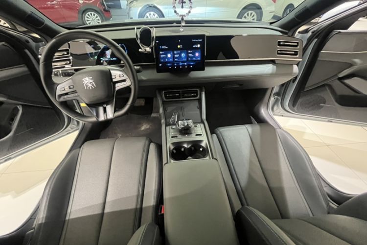 Used BYD Qin L 2024 DM-i 80KM Leading Model
