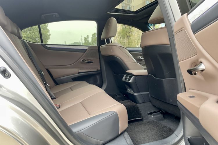 Used Lexus ES 2025 200 Premium Edition
