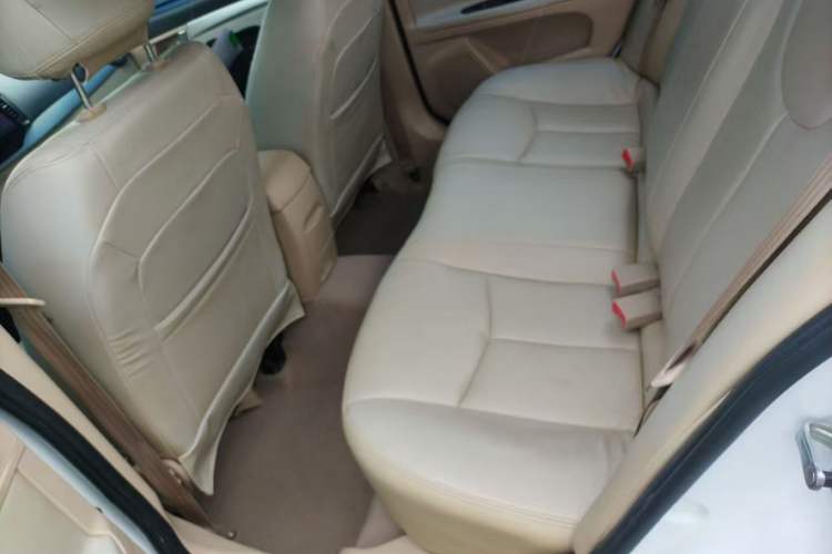 Used Roewe 350 2015 1.5L Manual Luxury Sunroof Edition
