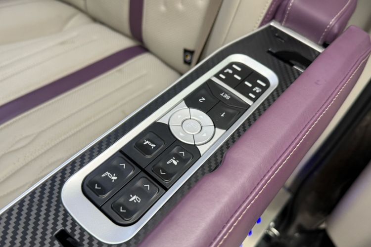 Used Buick GL8 2023 Land Executive Class Smart Enjoyment Model
