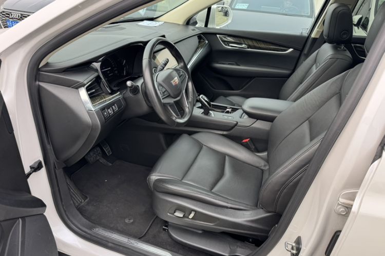 Used Cadillac XT5 2016 25T Luxury Model
