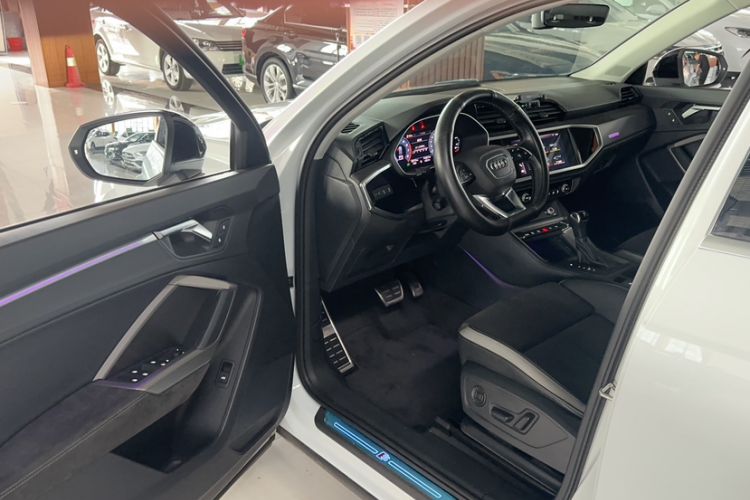 Used Audi Q3 2021 40 TFSI Fashion Dynamic Model