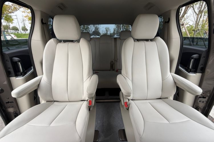 Used Buick GL8 2023 Land Executive Class Smart Enjoyment Model
