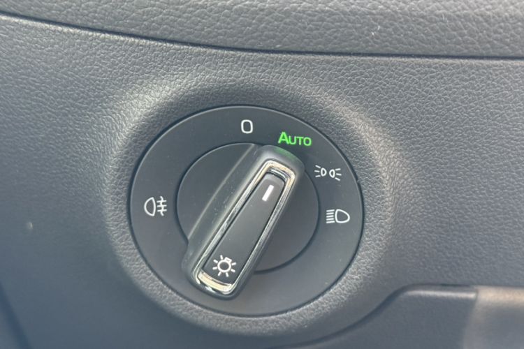 Used Skoda Kodiaq 2019 Facelifted TSI330 7-Seater Two-Wheel-Drive Luxury Enjoyment Edition China VI Standard
