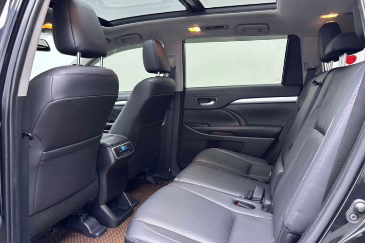 Used Toyota Highlander 2018 2.0T Four-Wheel Drive Luxury Version 7 Seats China VI Standard