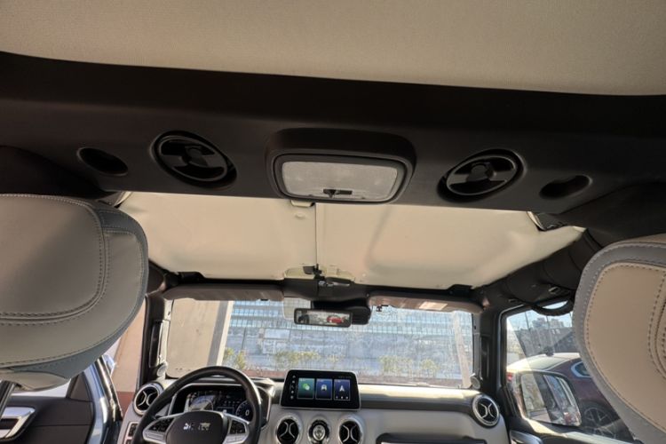 Used  BJ40 2023 2.0T Automatic Four-Wheel Drive Urban Hunter Edition Prestige Version
