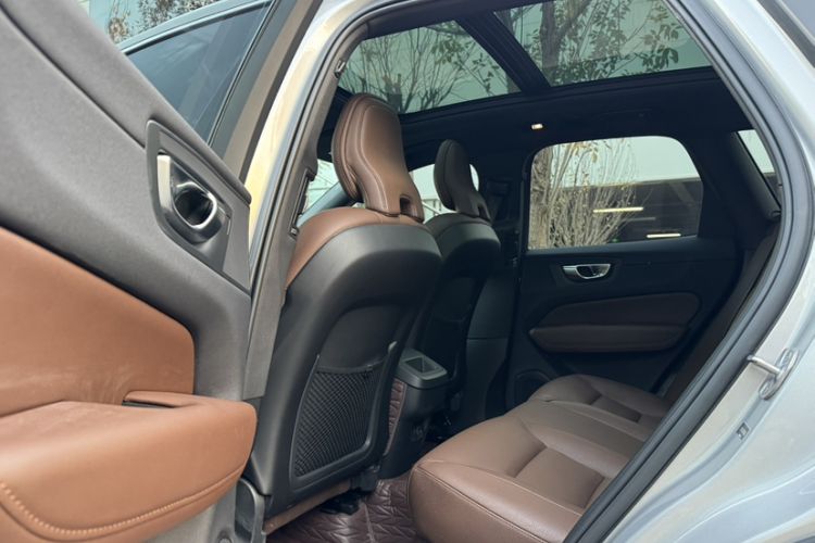 Used Volvo XC60 2023 B5 4x4 Smart Luxury Edition
