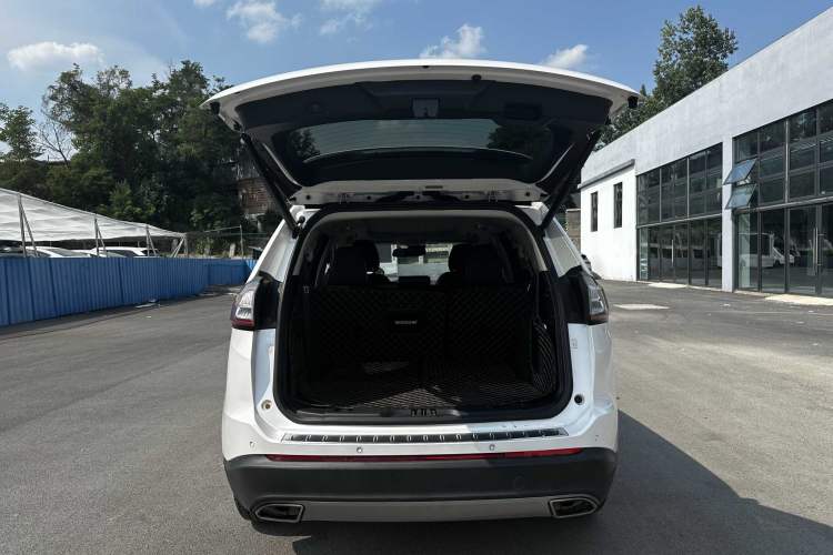 Used Ford Edge 2018 EcoBoost 245 Two-Wheel-Drive Titanium 7-Seater China V Standard
