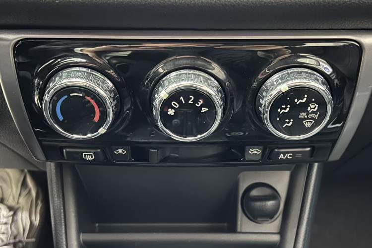 Used Toyota YARiS L 2022 X-Trail 1.5L CVT Leading PLUS Edition