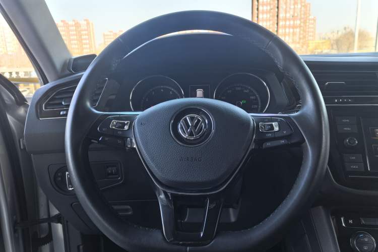 TDK.VehicleDetails.img