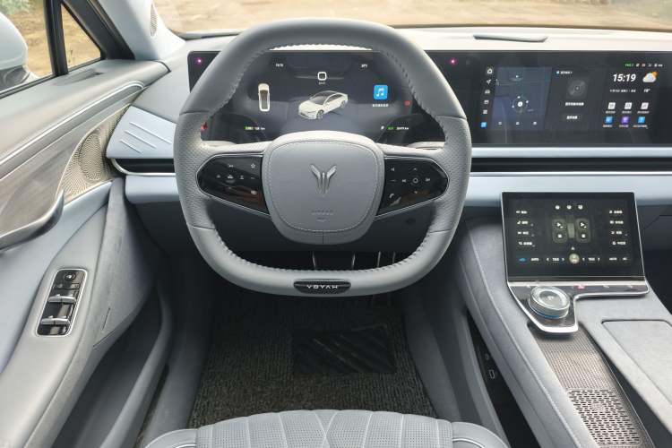 Used VOYAH PASSION 2023 Four-Wheel Drive Standard Edition