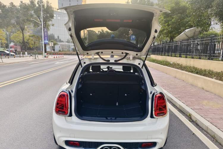 Used  MINI 2019 2.0T COOPER S Artist Five-Door Edition
