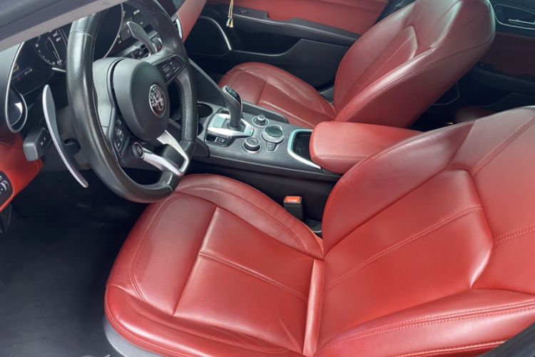 Used Alfa Romeo Giulia 2021 2.0T 280HP Luxury Edition
