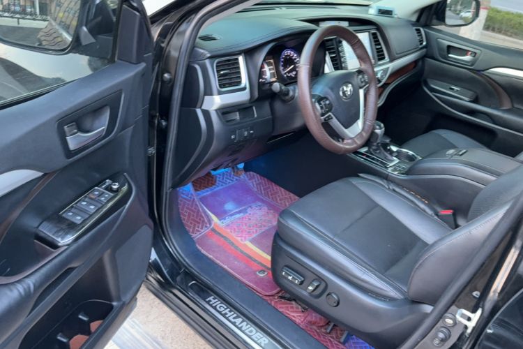 Used Toyota Highlander 2018 2.0T Four-Wheel Drive Luxury Version 7 Seats China VI Standard
