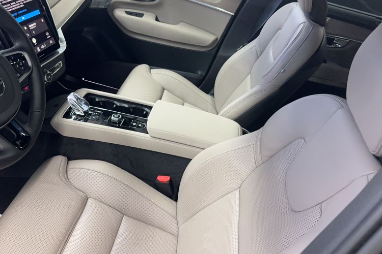 Used Volvo XC90 New Energy 2025 Facelifted T8 Luxury Flagship 7-Seater
