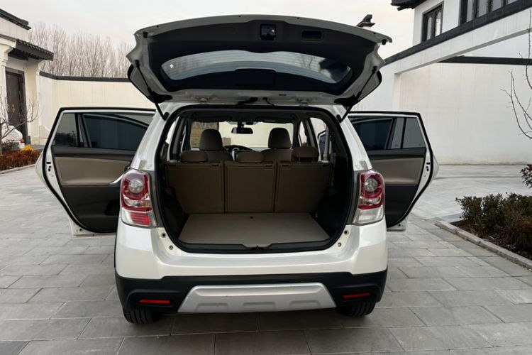 Used Toyota Verso 2015 180E CVT Crossover Edition
