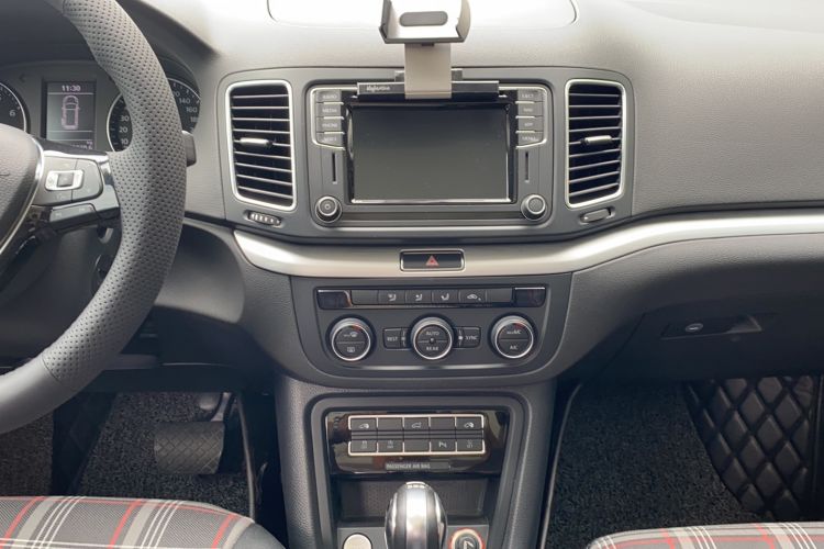 Used Volkswagen Sharan 2018 Revised Version 380TSI Comfort Edition 7-Seater
