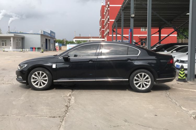 Used Volkswagen Magotan 2017 330TSI DSG Leading Model
