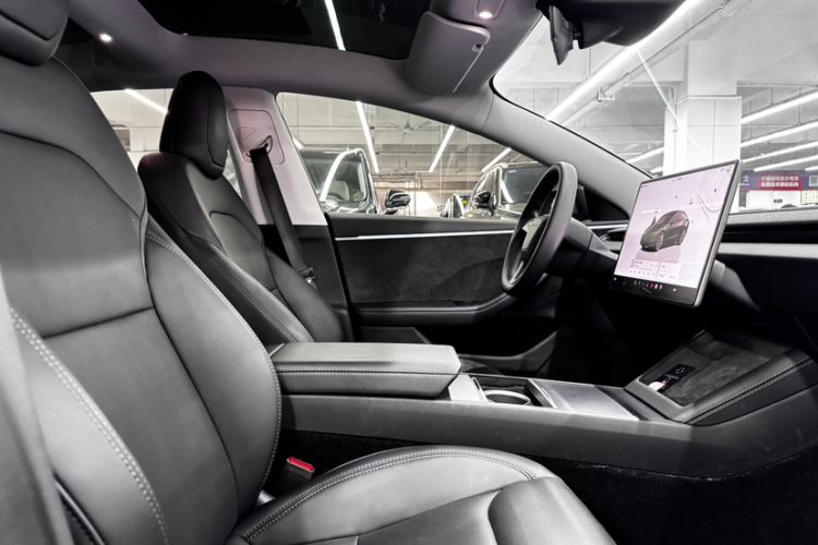 Used Tesla Model 3 2023 Long-Range All-Wheel-Drive Version
