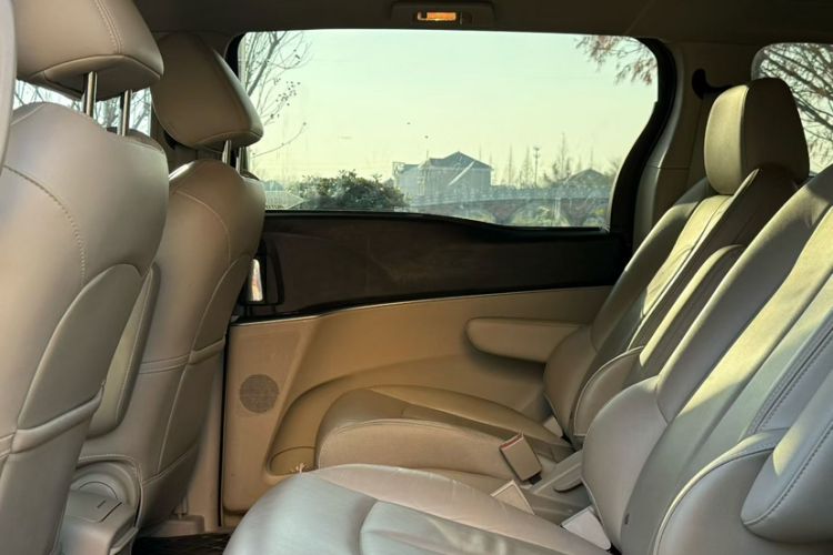 Used Buick GL8 2018 28T Luxury Model China VI Standard
