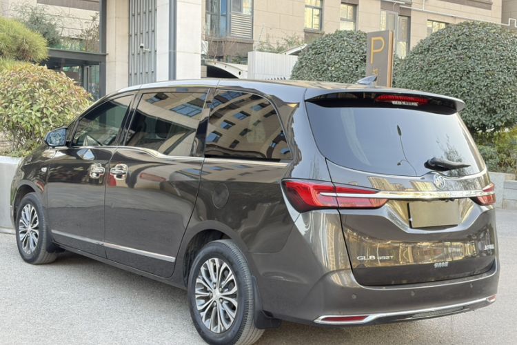 Used Buick GL8 2021 Land Cruiser Executive Class 652T Luxury Model