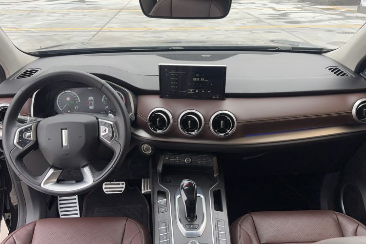 Used Wey VV6 2018 2.0T Two-Wheel-Drive Ultra-Luxury Version China V Standard
