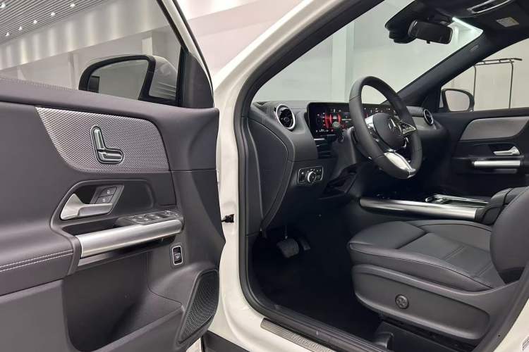 Used Mercedes-Benz GLA 2024 GLA 200
