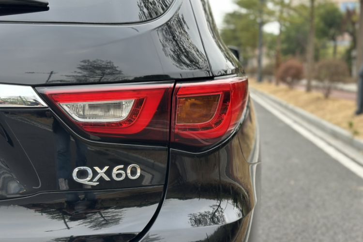 Used Infiniti QX60 2016 2.5 S/C Hybrid Two-Wheel-Drive Excellence Edition China V Standard