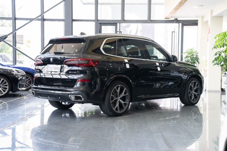 Used BMW X5 2021 xDrive40i Luxury Model with M Sport Package
