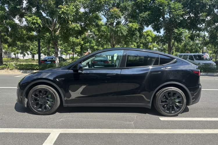 Used Tesla Model Y 2022 Rear-Wheel-Drive Version