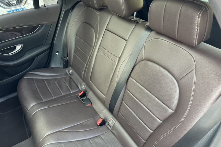 Used Mercedes-Benz GLC 2017 GLC 260 4MATIC Luxury Model
