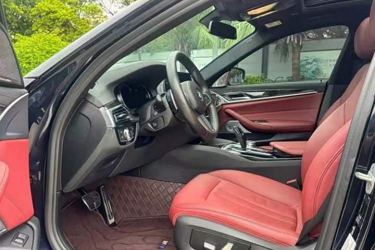 Used BMW 5 Series 2018 Restyled 530Li Leading Edition M Sport Package
